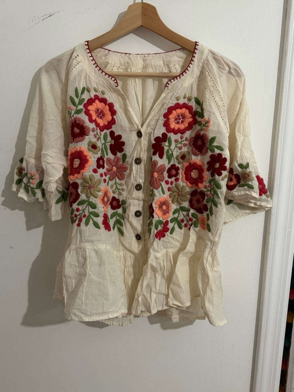 Embroidered Floral Button-Front Women’s Top - Cream with Red & Pink Flowers